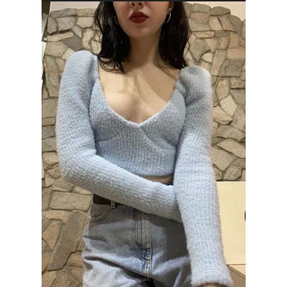 ASOS DESIGN fuzzy knit crop top long sleeve sweetheart neckline size 6 US - Picture 1 of 7